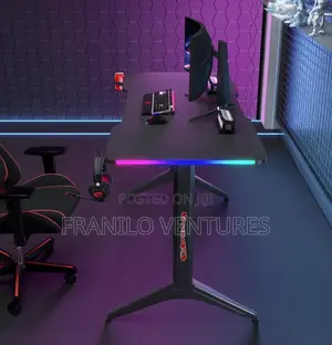 1.4m Gaming Desk