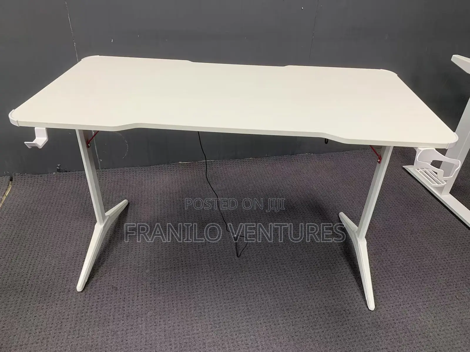 1.4m Gaming Desk