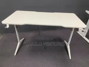 1.4m Gaming Desk