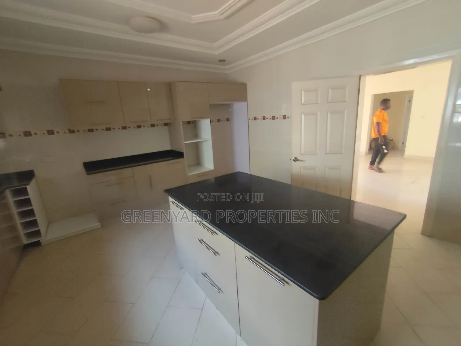 5bdrm Mansion in Trasacco, East Legon for rent