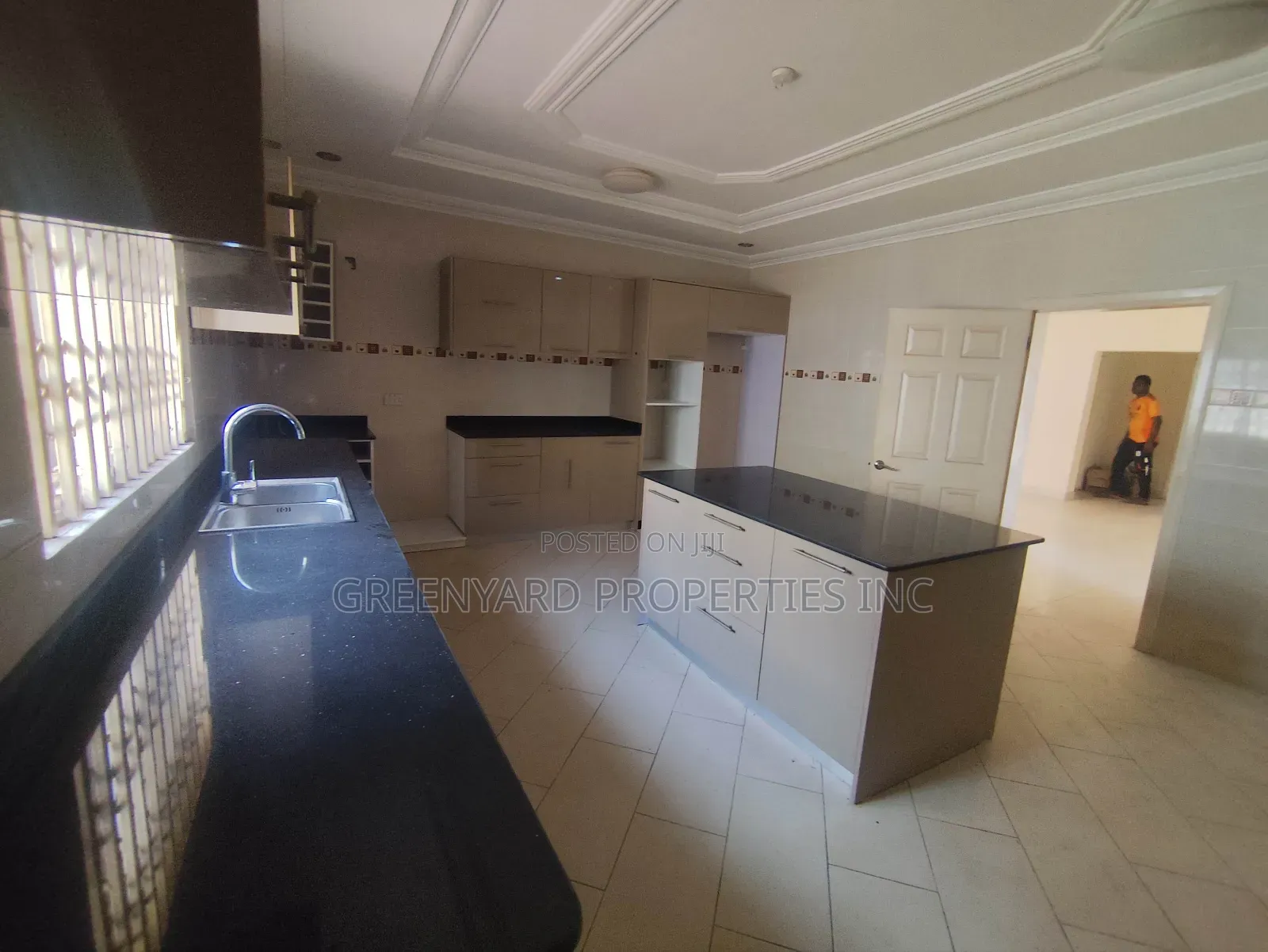 5bdrm Mansion in Trasacco, East Legon for rent