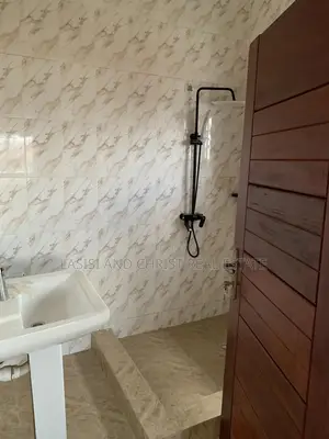 3bdrm Apartment in Lasisi And Christ, Amasaman for rent