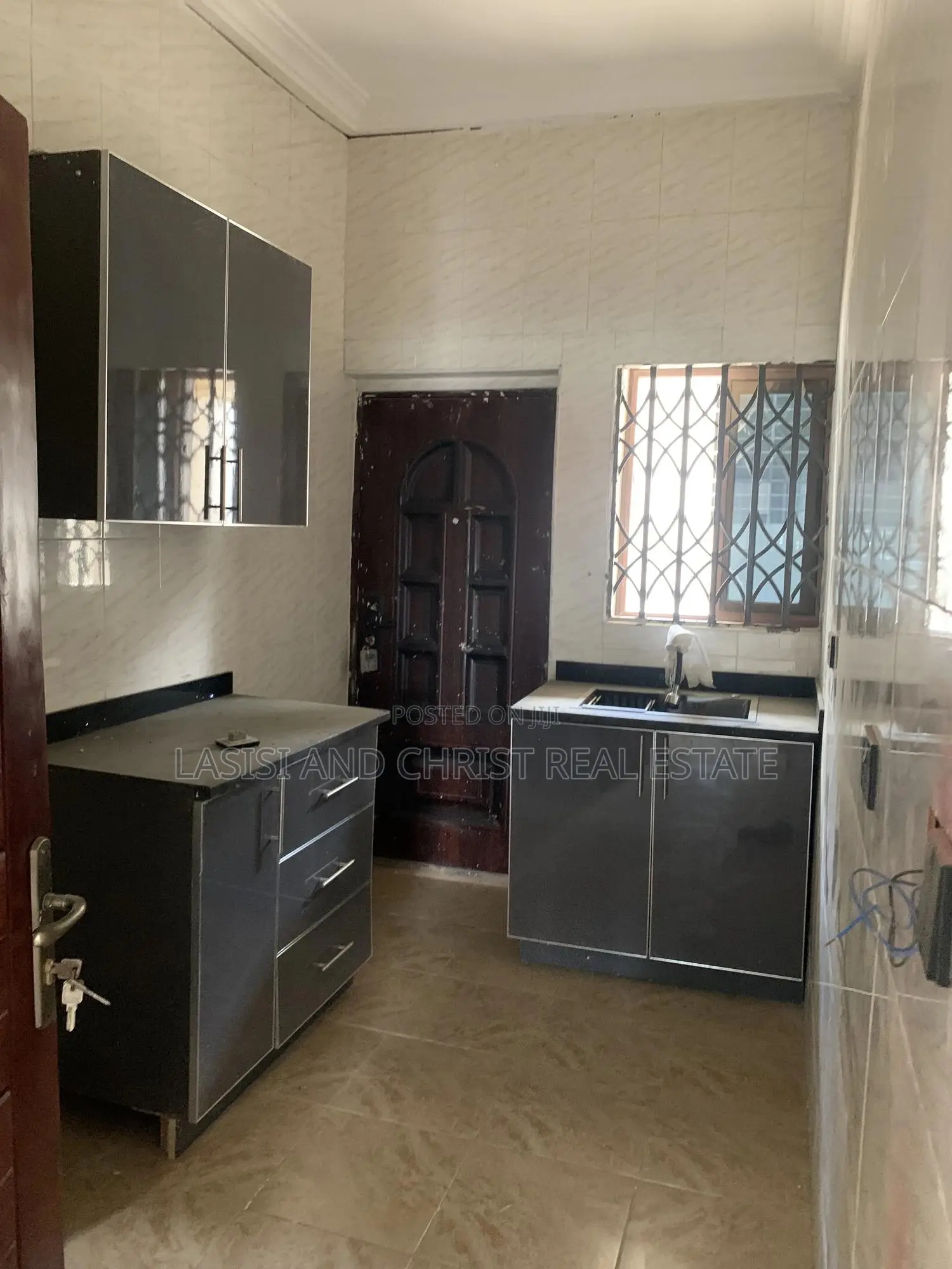 3bdrm Apartment in Lasisi And Christ, Amasaman for rent