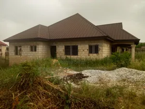 5bdrm House in Agyaako Buoho, Kumasi Metropolitan for sale
