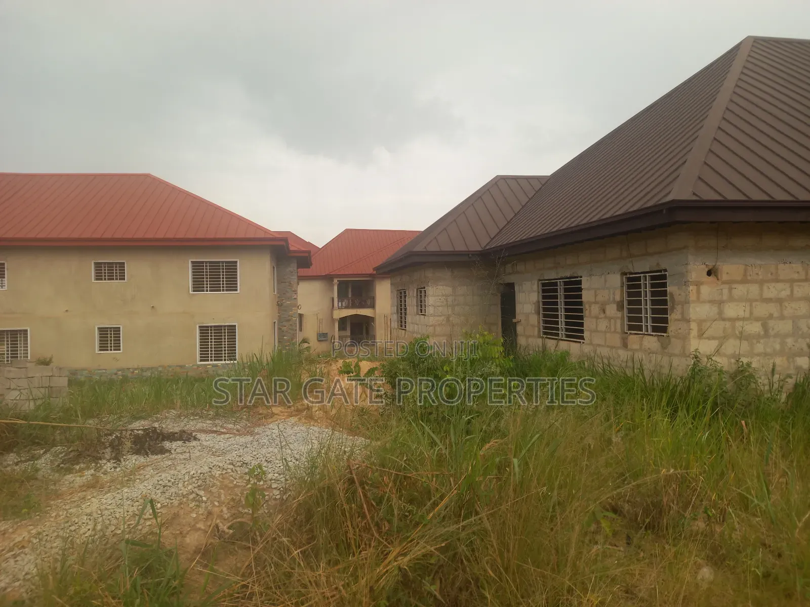 5bdrm House in Agyaako Buoho, Kumasi Metropolitan for sale