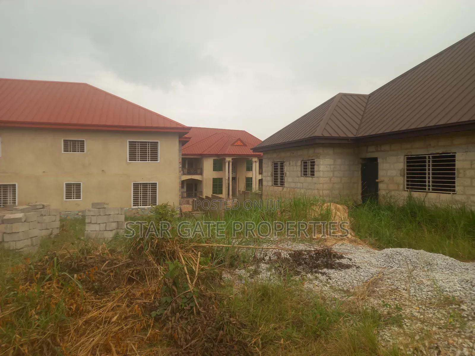 5bdrm House in Agyaako Buoho, Kumasi Metropolitan for sale