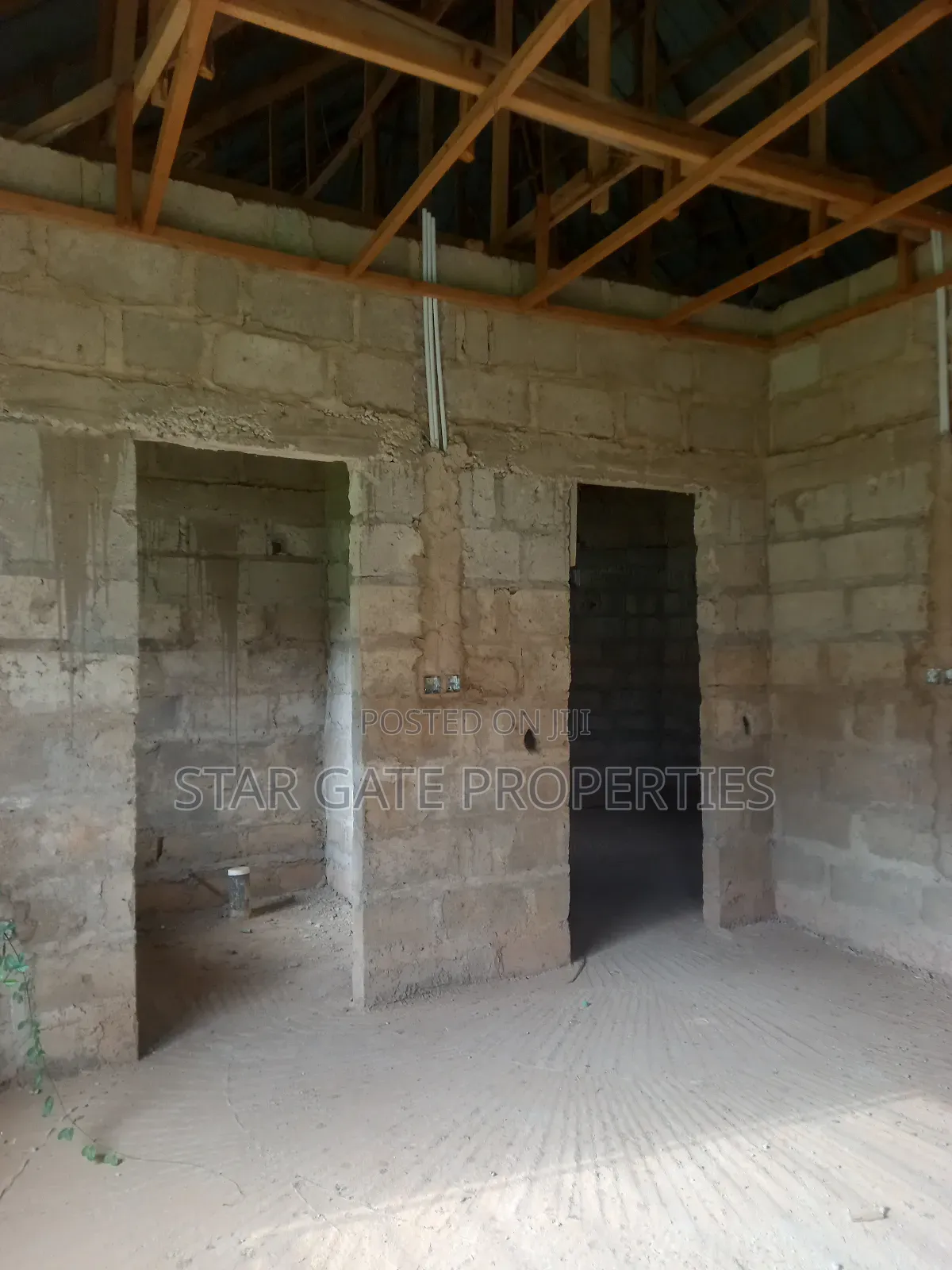 5bdrm House in Agyaako Buoho, Kumasi Metropolitan for sale