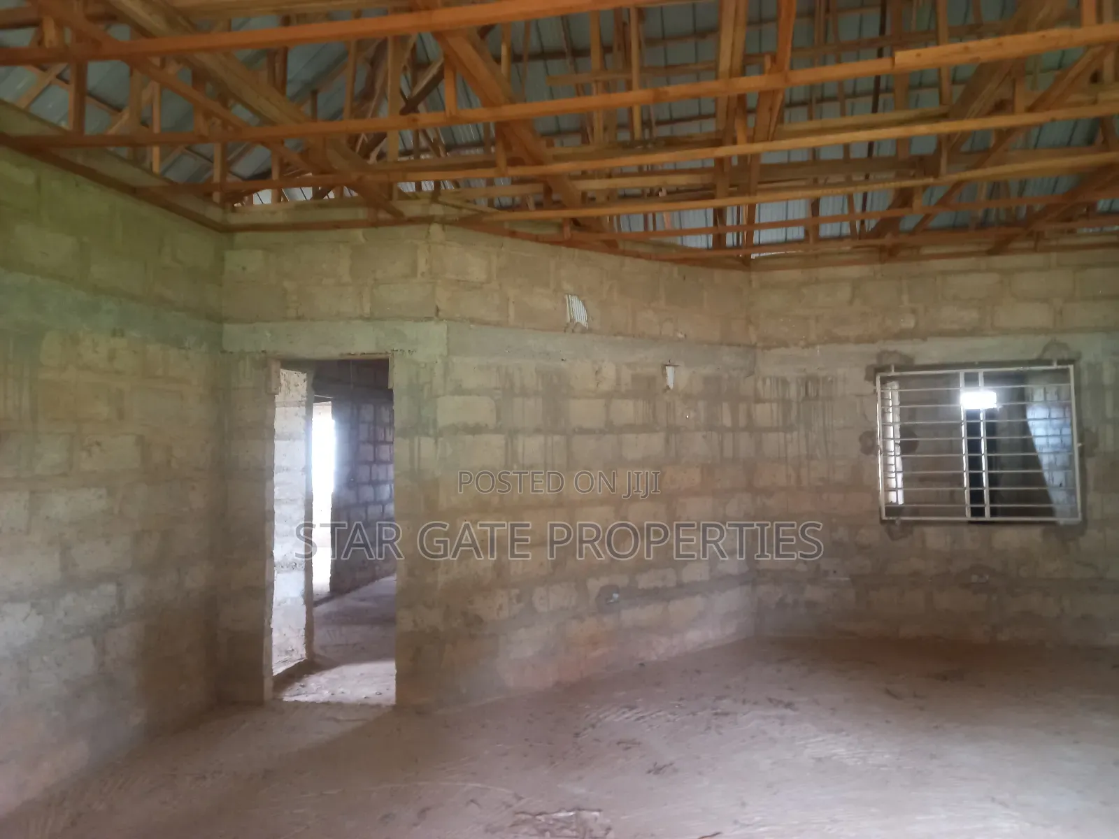 5bdrm House in Agyaako Buoho, Kumasi Metropolitan for sale
