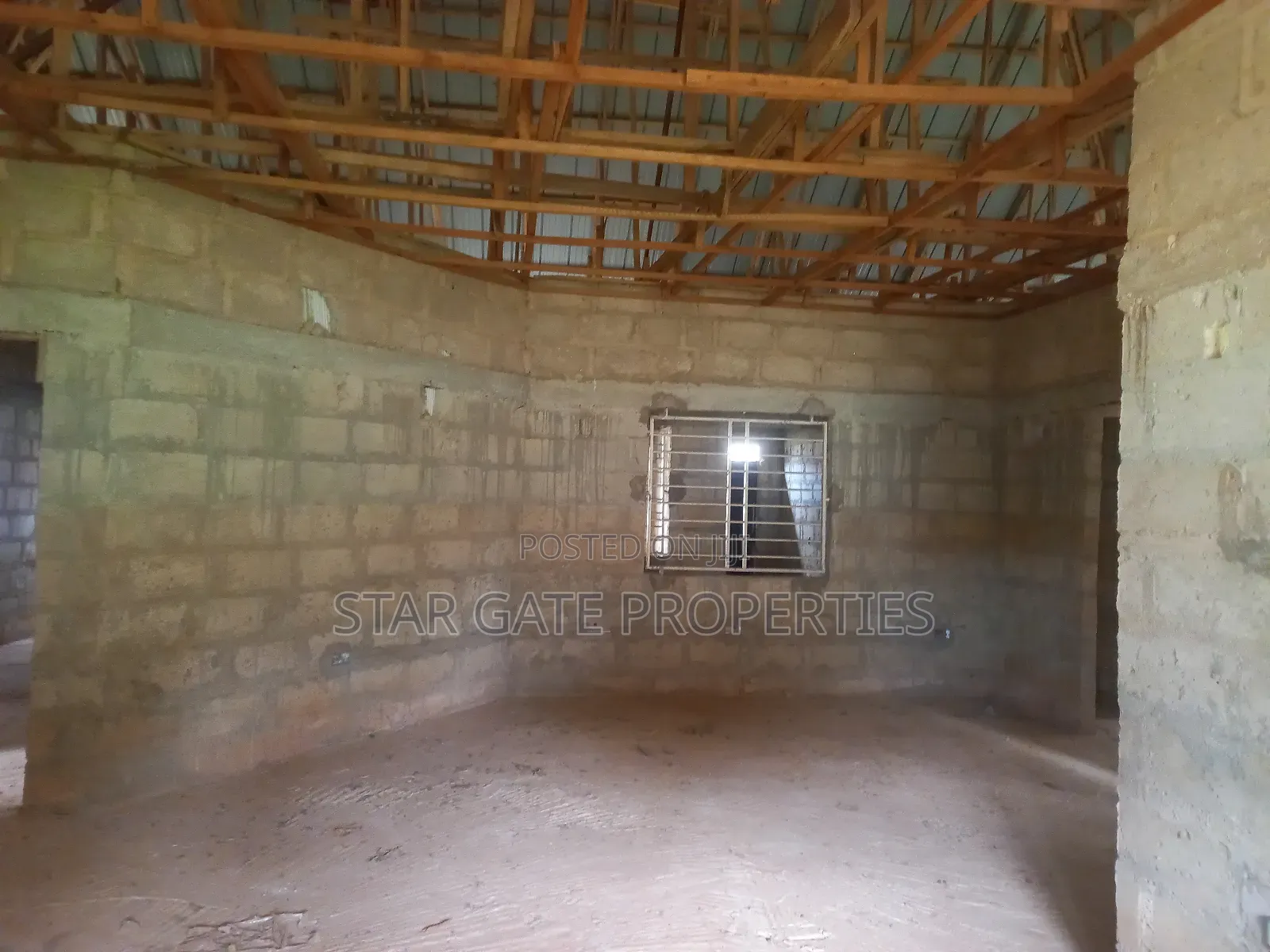 5bdrm House in Agyaako Buoho, Kumasi Metropolitan for sale