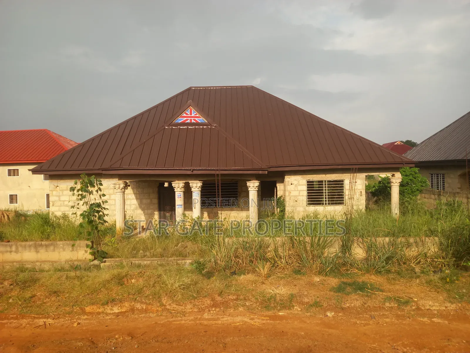 5bdrm House in Agyaako Buoho, Kumasi Metropolitan for sale