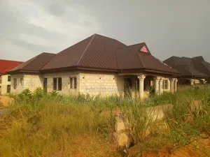 5bdrm House in Agyaako Buoho, Kumasi Metropolitan for sale