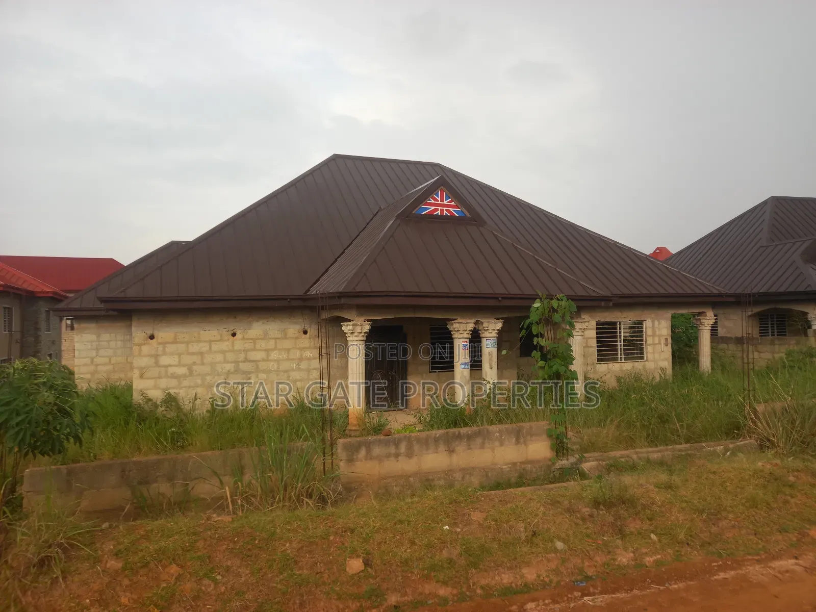 5bdrm House in Agyaako Buoho, Kumasi Metropolitan for sale