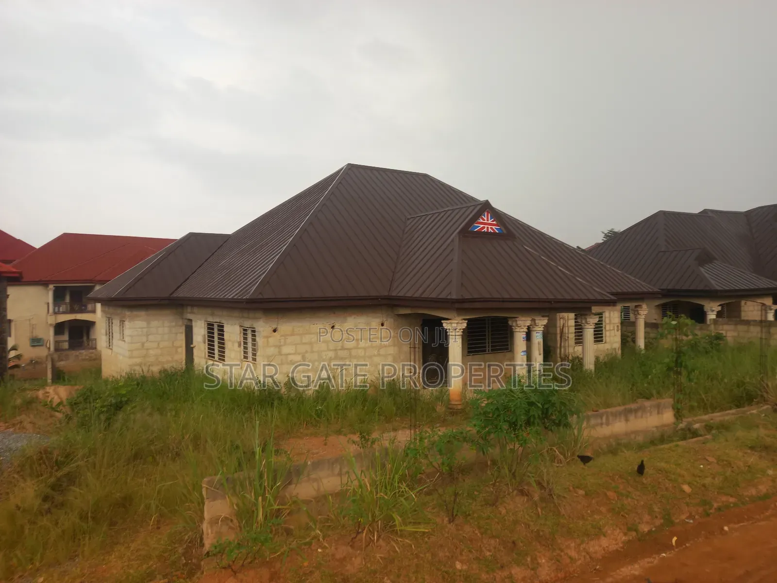 5bdrm House in Agyaako Buoho, Kumasi Metropolitan for sale