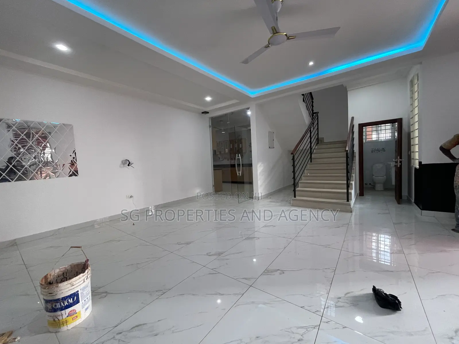 4bdrm Mansion in Spintex Palace Mall, Airport Residential Area for rent