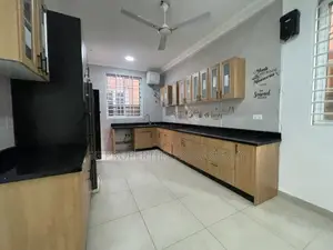 4bdrm Mansion in Spintex Palace Mall, Airport Residential Area for rent