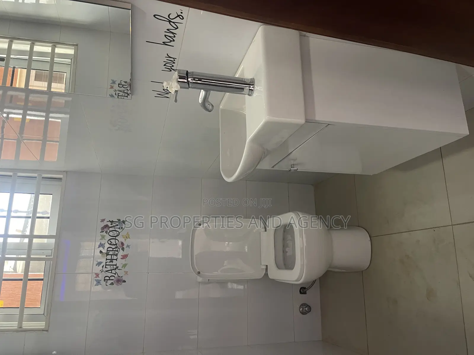 4bdrm Mansion in Spintex Palace Mall, Airport Residential Area for rent