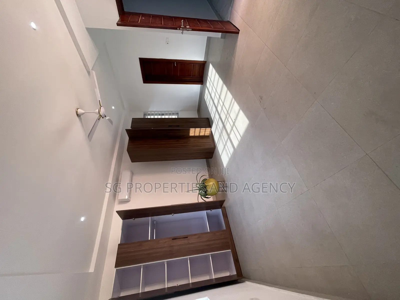4bdrm Mansion in Spintex Palace Mall, Airport Residential Area for rent