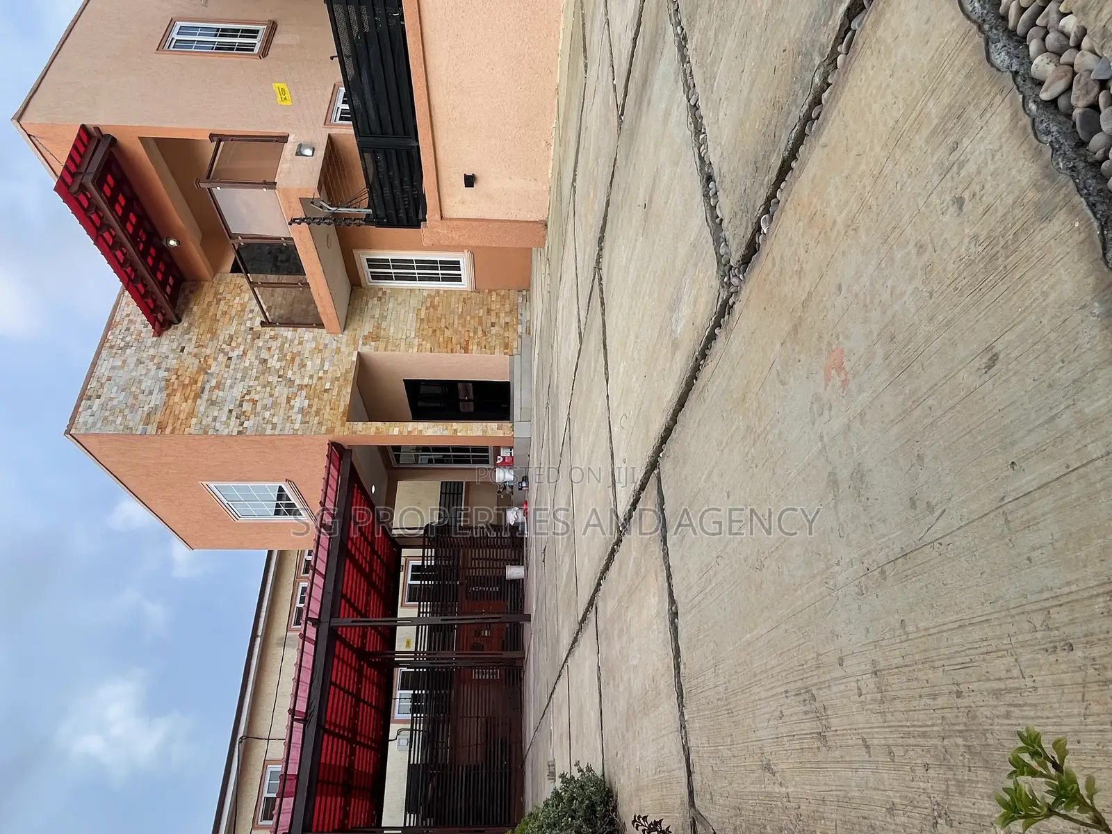4bdrm Mansion in Spintex Palace Mall, Airport Residential Area for rent