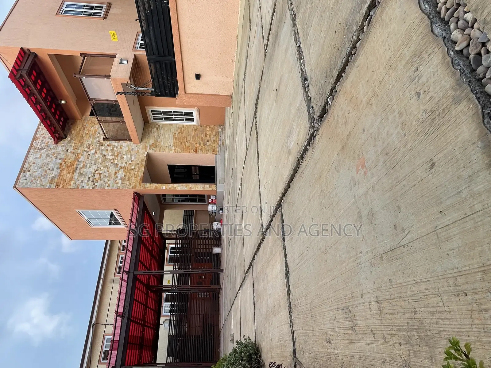 4bdrm Mansion in Spintex Palace Mall, Airport Residential Area for rent