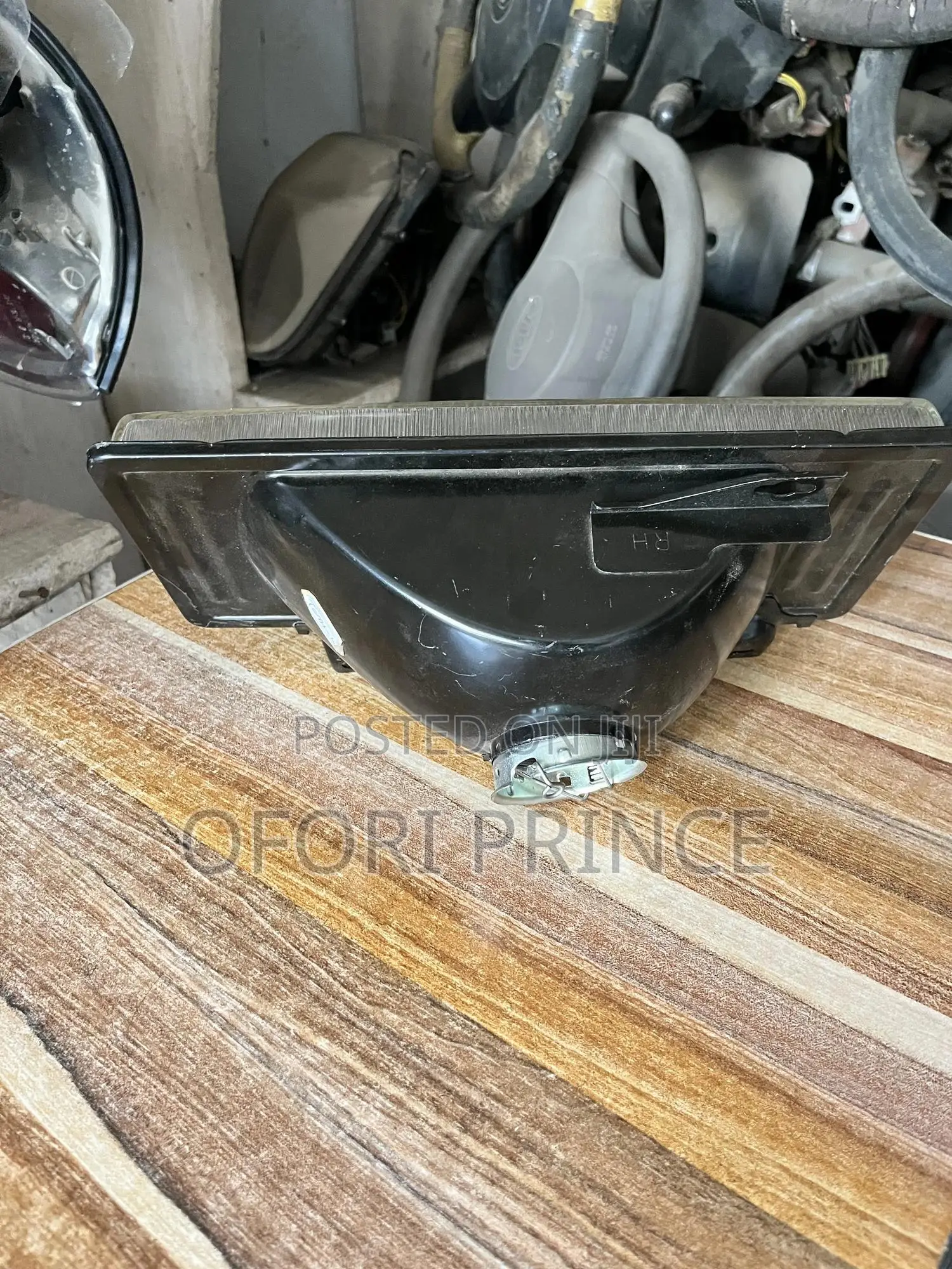 Kia Trade Headlight