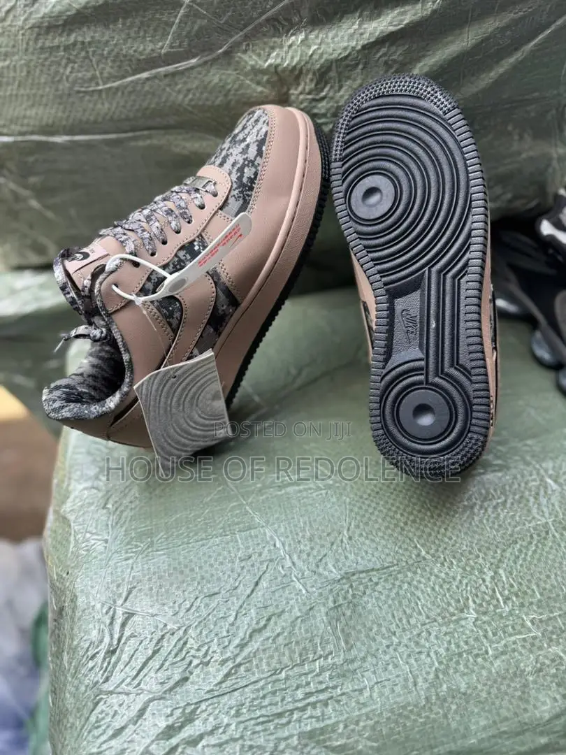 Nike Air Force 1 Low '07 Lv8 Camo Sneakers