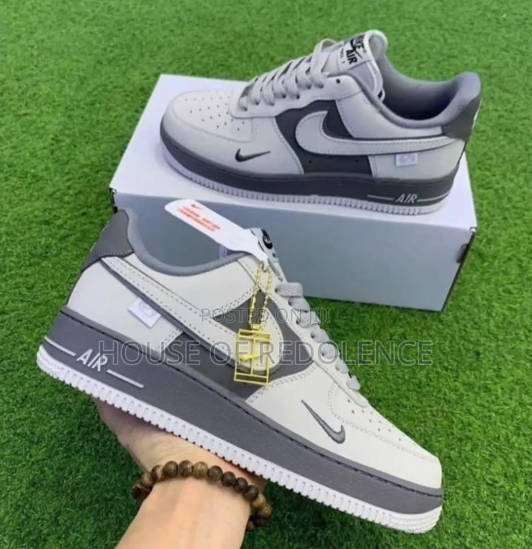 Nike Air Force 1 Sneakers