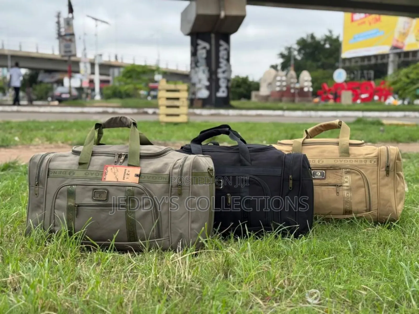 Khaki Canvas Duffle Bags With Large Storage Capacity and Has Straps