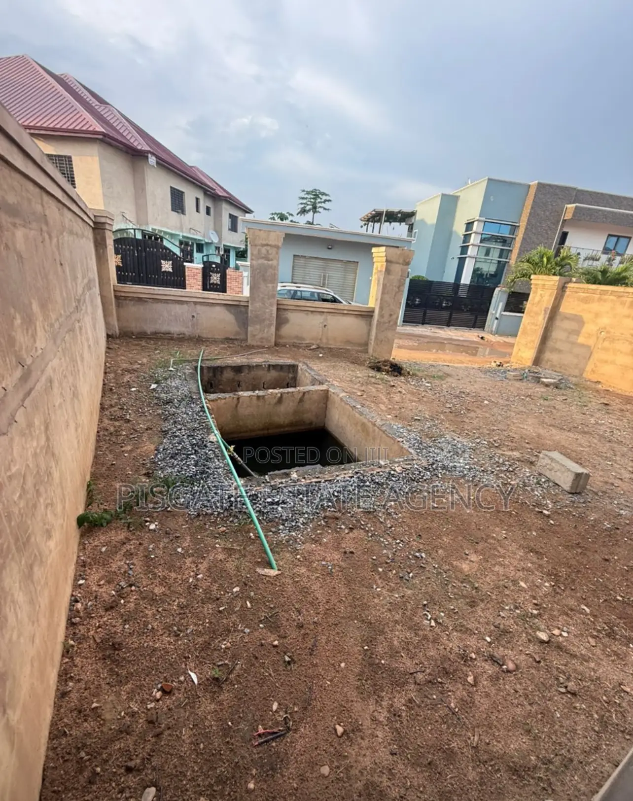 4bdrm House in Pokuase for sale