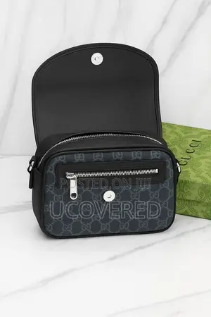 Gucci Unisex Leather Shoulder Bags