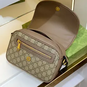 Gucci Unisex Leather Shoulder Bags