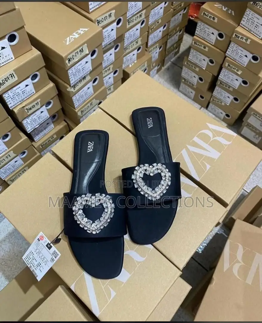 Zara Ladies Slippers. Size 37- 42 ( Comes With a Box)