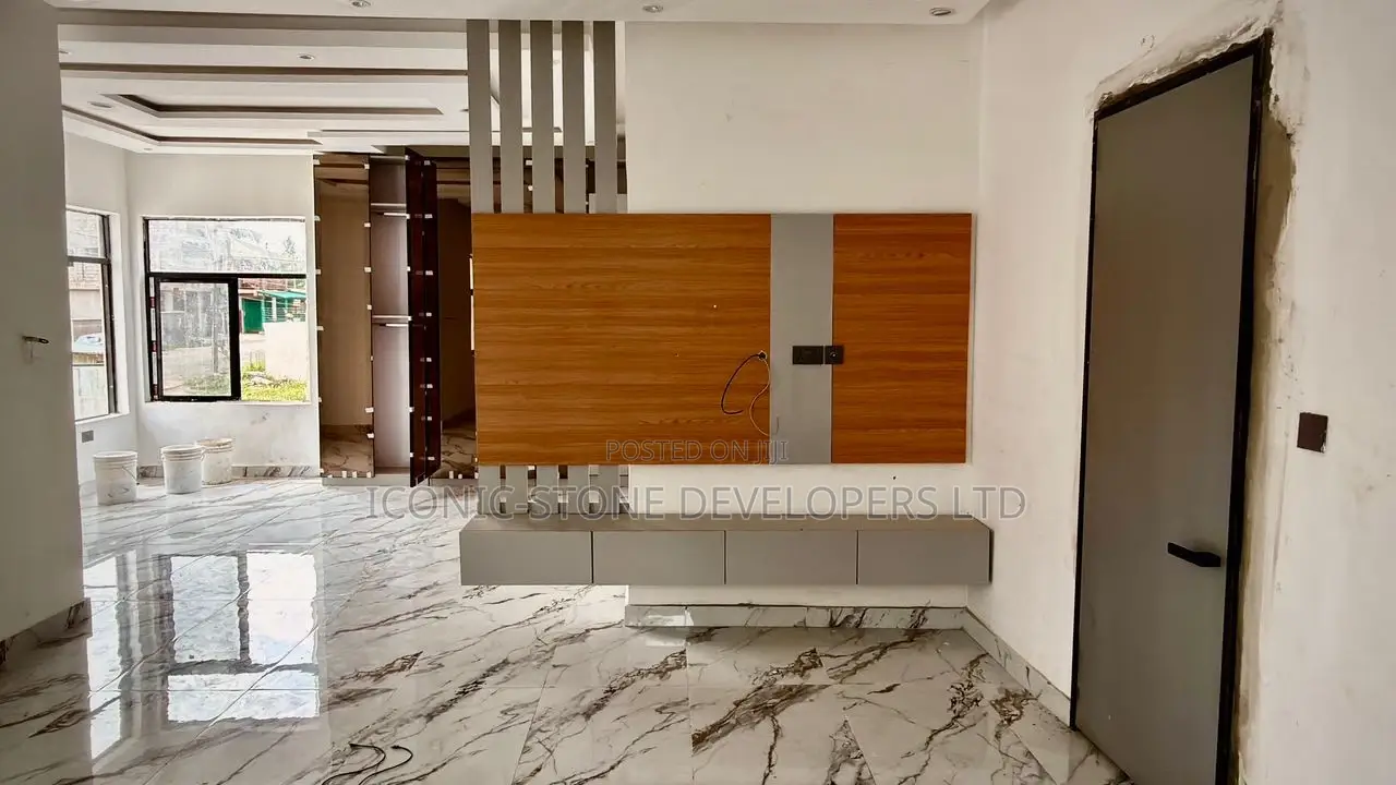 4bdrm House in Ashaley Botwe, Little Roses Area for sale