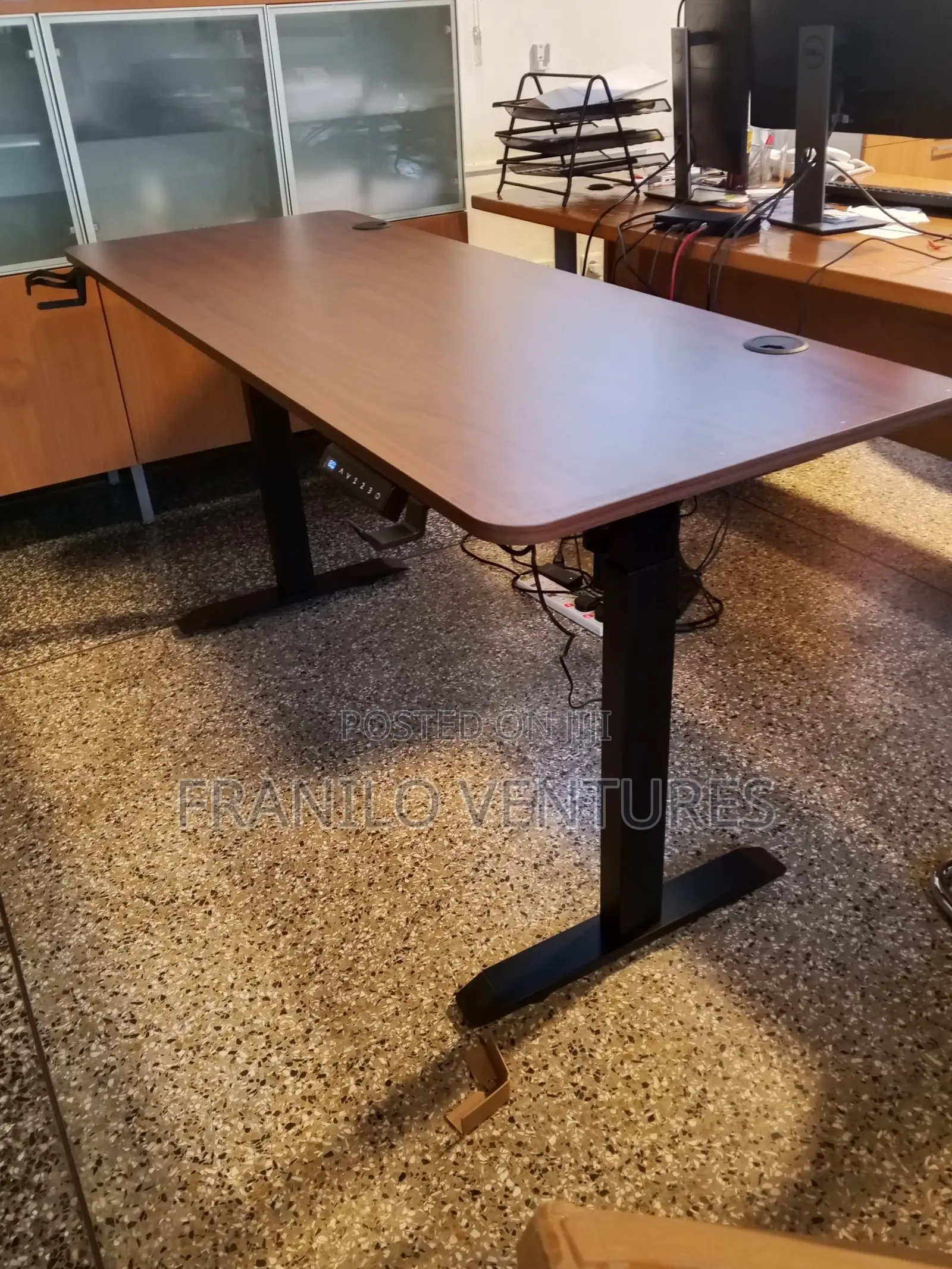 1.6m Ergonomic( Electric Height Adjustable) Desk