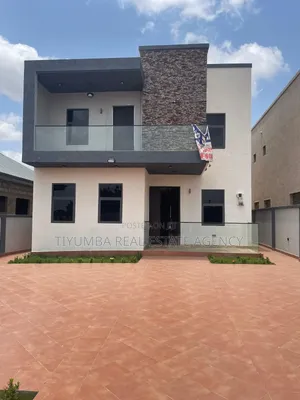5bdrm Duplex in Tiyumba Real Estate, Ga East Municipal for sale