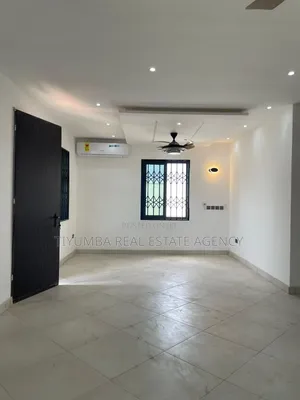 5bdrm Duplex in Tiyumba Real Estate, Ga East Municipal for sale