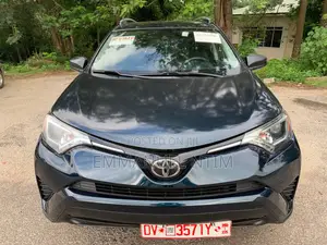 Toyota RAV4 LE AWD (2.5L 4cyl 6A) 2017 Blue