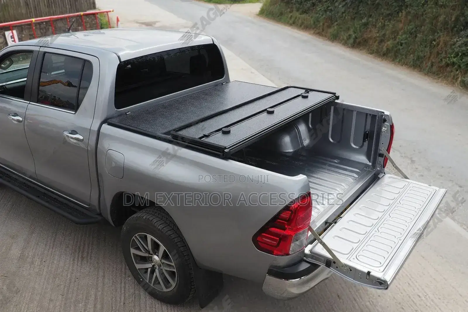 Toyota Hilux Bed/Bucket Cover Tri Fold Hard /Pick Up