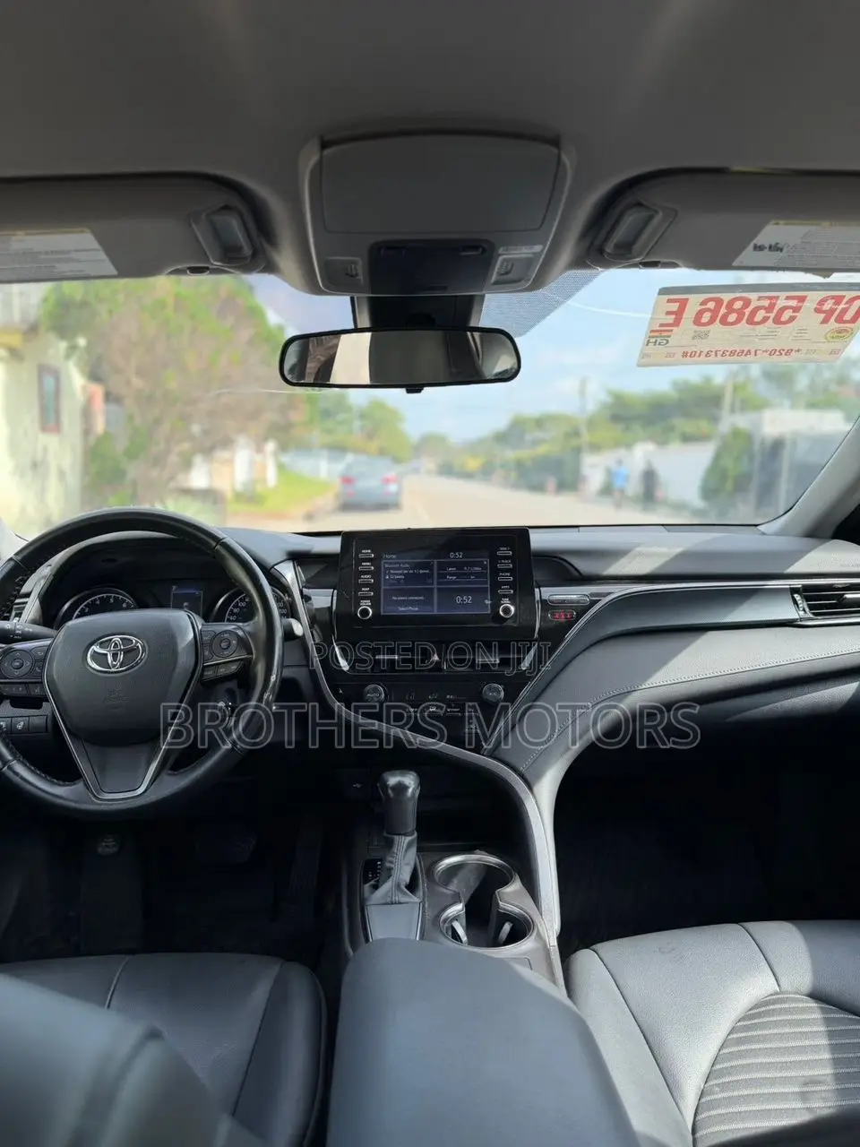Toyota Camry SE 2023 Silver