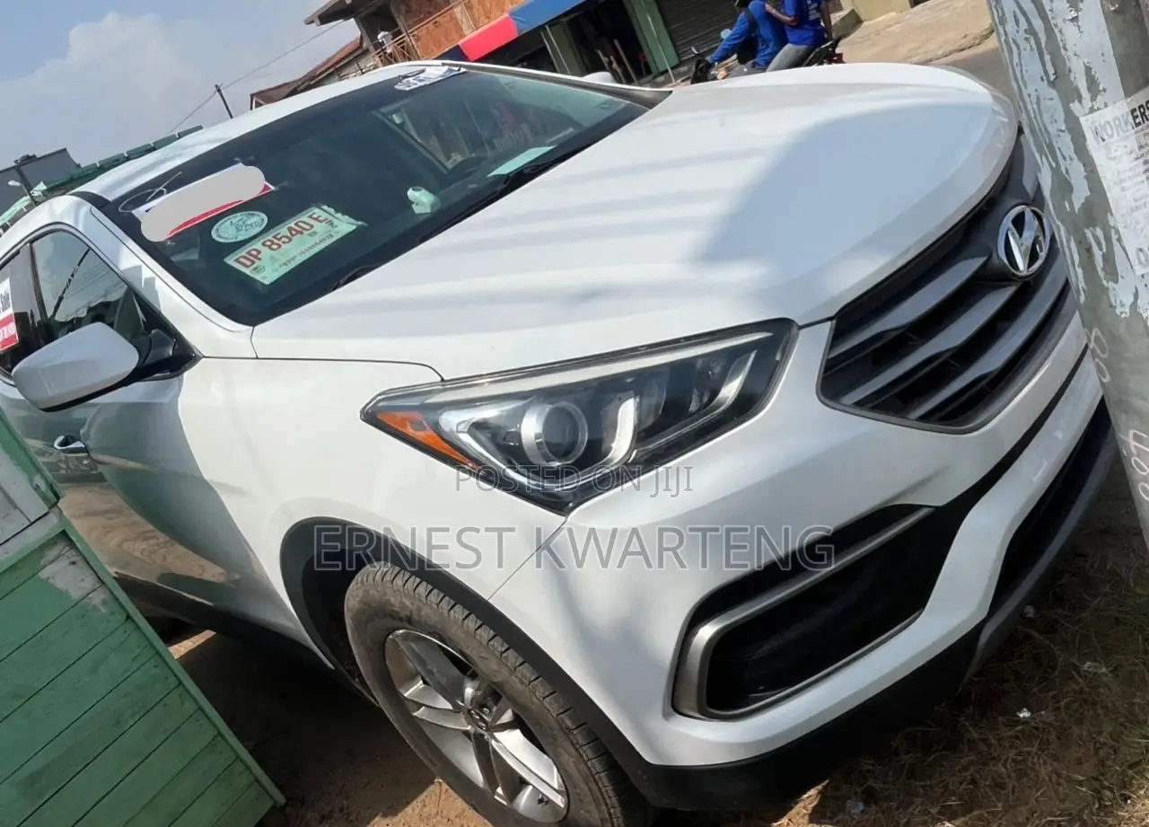 Hyundai Santa Fe 2017 White