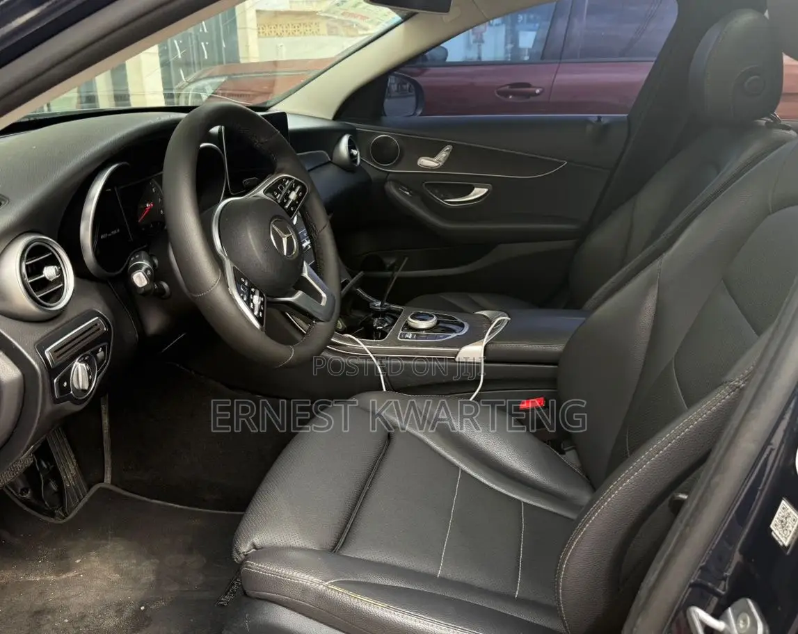 Mercedes-Benz C300 2019 Black