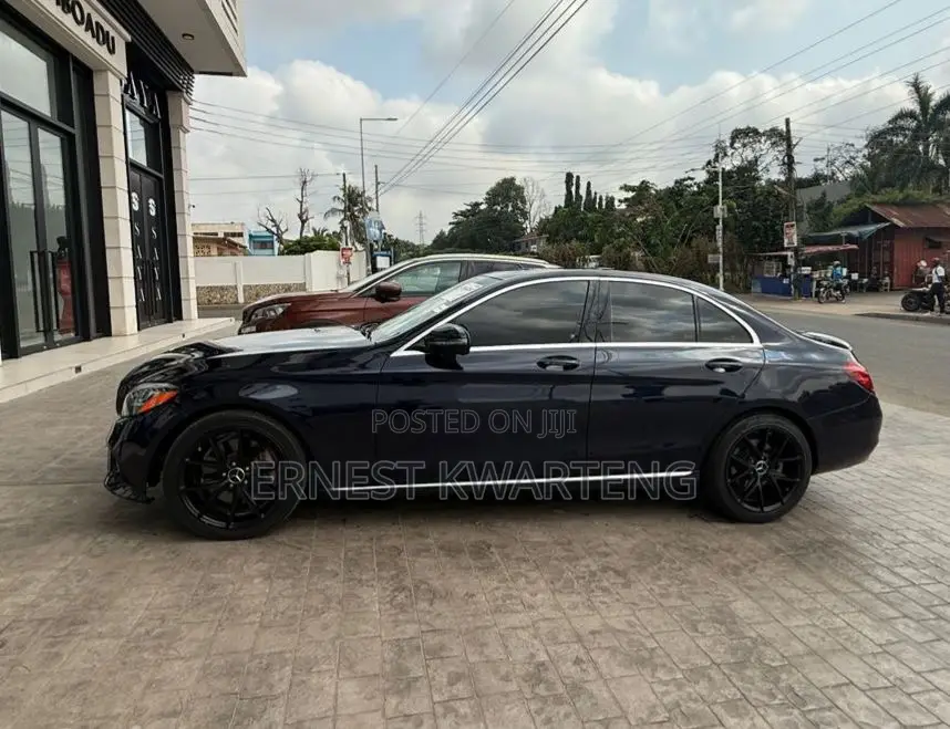 Mercedes-Benz C300 2019 Black