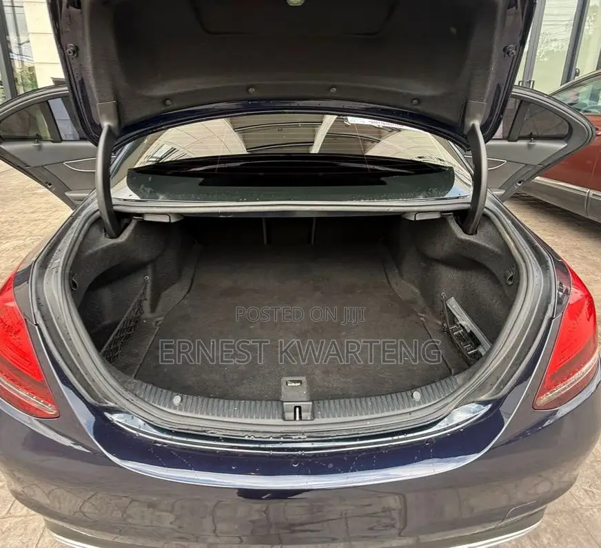 Mercedes-Benz C300 2019 Black