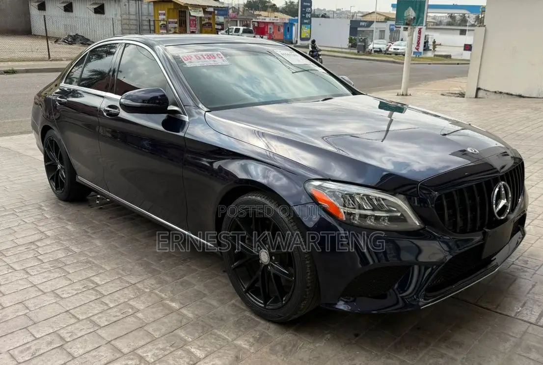 Mercedes-Benz C300 2019 Black