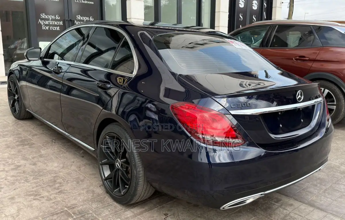 Mercedes-Benz C300 2019 Black