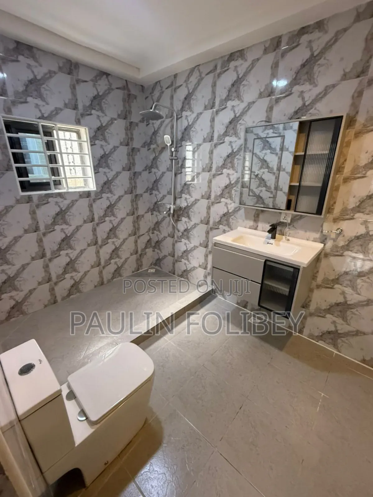3bdrm Apartment in Dg Properties, Ablekuma for sale