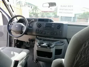 Ford E350 2010 Silver