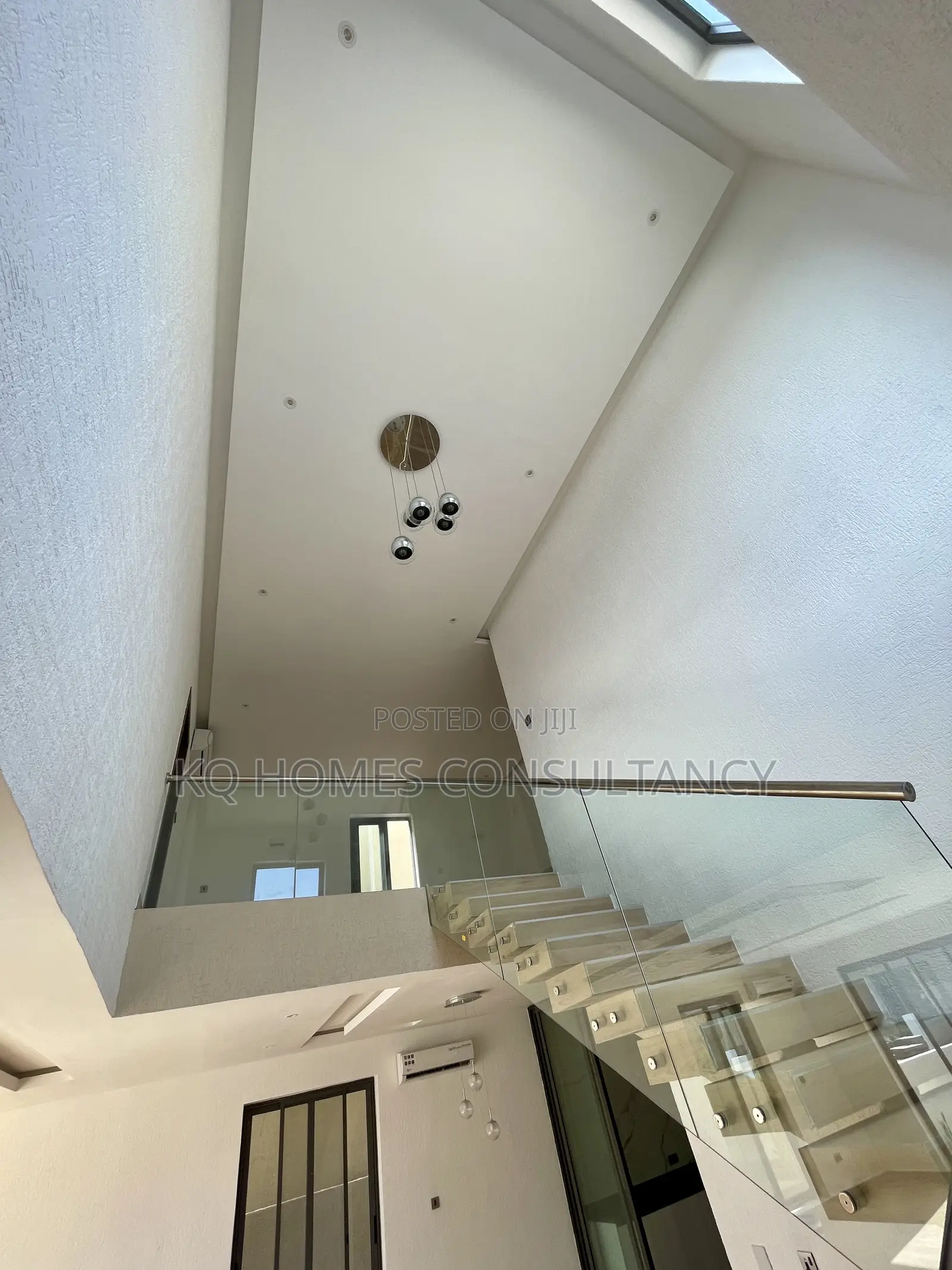 4bdrm Townhouse/Terrace in Ashley Botwe for sale