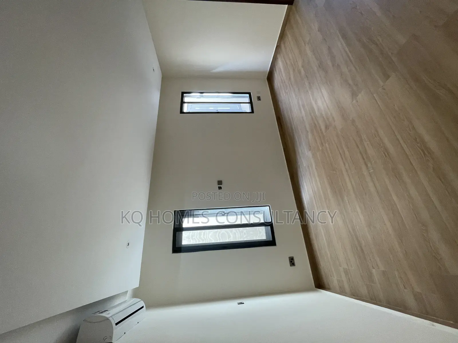 4bdrm Townhouse/Terrace in Ashley Botwe for sale