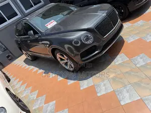 Bentley Bentayga 2023 Gray