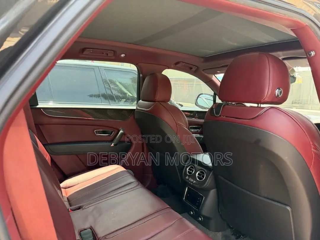 Bentley Bentayga 2023 Gray